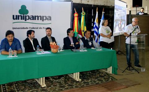 Argentina, Brasil e Uruguai participaram de evento que discutiu Pecuária Familiar. Foto: Felipe Rosa/Embrapa Pecuária Sul